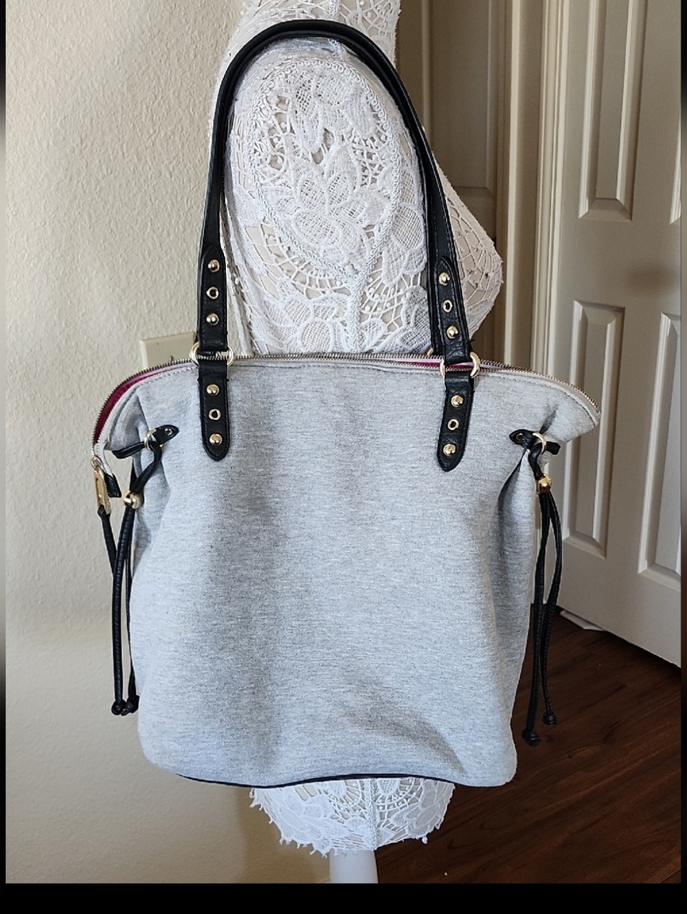 Juicy Couture Jersey Knit Barbiecore Rhinestone Lips Overnight Tote Bag - Picture 4 of 15